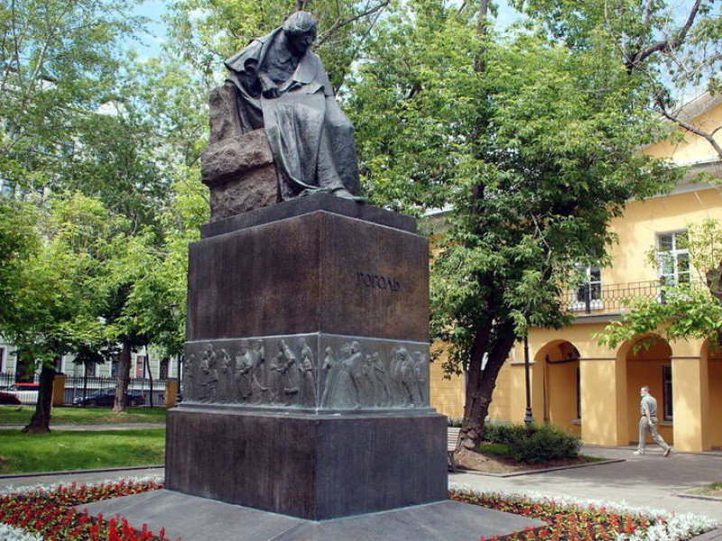 Разговоры о важном: 215-летие со дня рождения Н. В. Гоголя.